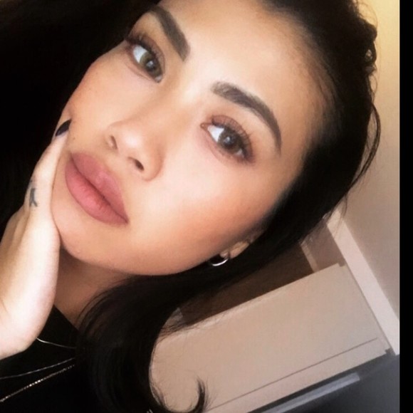 Meet your Posher, Loretta - Picture 1 of 1